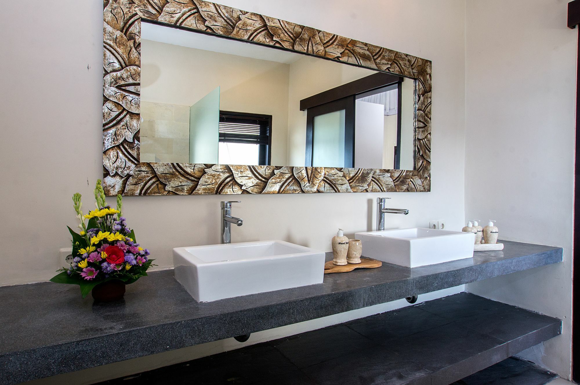 Villa Arushi Seminyak Eksteriør billede